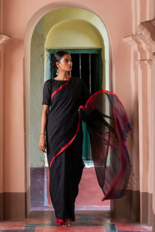 TICH Soft & Light. Handwoven Bengal Cotton Saree - Nishir Bindu - Image 6