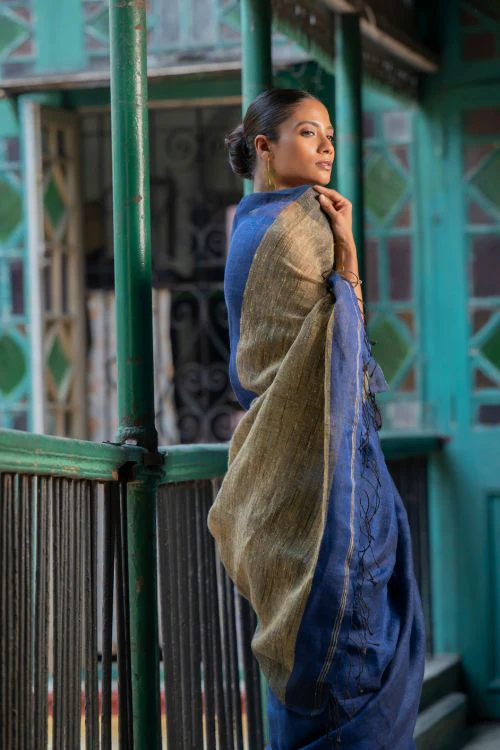 TICH Stunning Elegance. Handwoven Bengal Linen Saree - Indigo Drape - Image 10