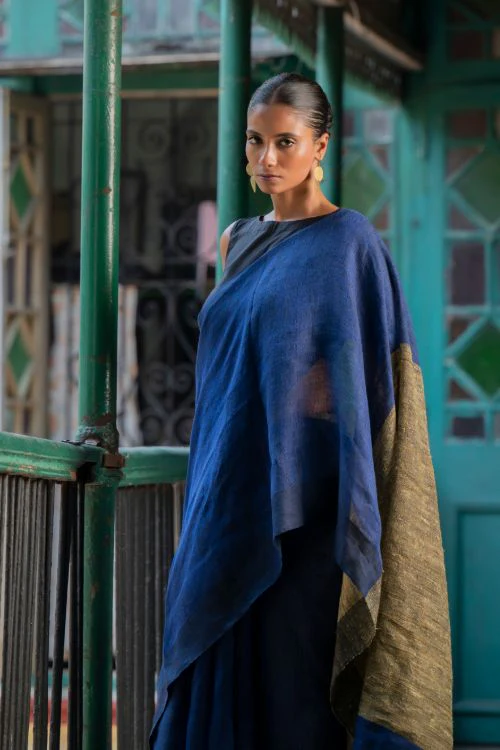 TICH Stunning Elegance. Handwoven Bengal Linen Saree - Indigo Drape - Image 2