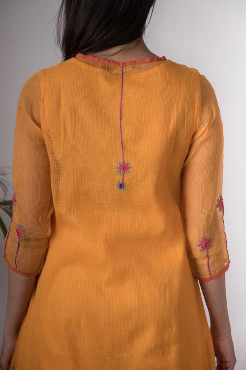 Urmul 'Aaesha'Hand Embroidered Yellow kotta doriya kurta . 3pc set (kurta along with slip and pant ) - Image 4