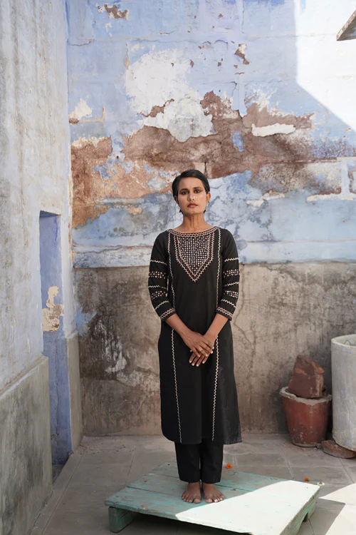 Urmul 'AFSOON' Handloom  Kurti set (Kurti,Pant) - Image 4
