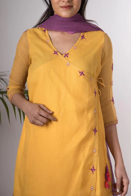 Urmul 'Alisha'Hand Embroidered yellow kotta doriya kurta . 2pc set (kurta and dupatta) - Image 6
