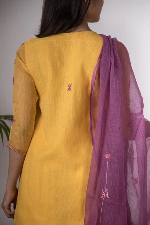 Urmul 'Alisha'Hand Embroidered yellow kotta doriya kurta . 2pc set (kurta and dupatta) - Image 7