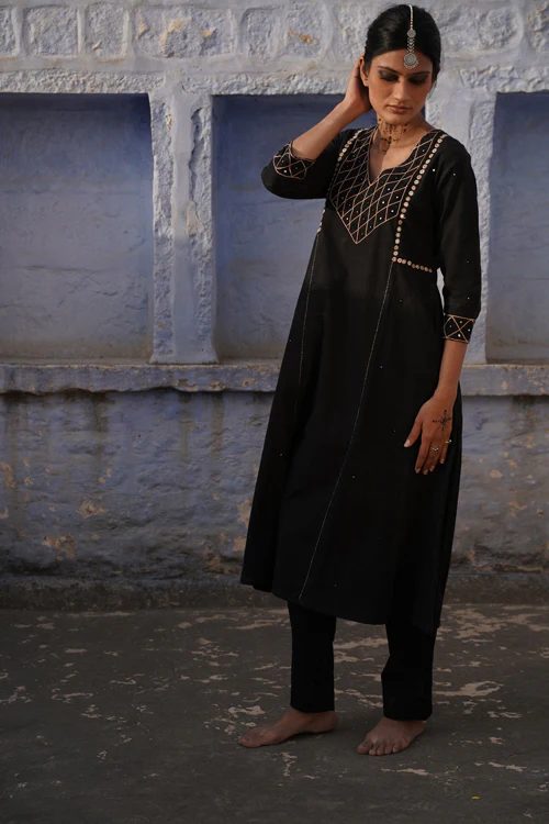 Urmul 'Barkhar'  Handloom Kurti set (Kurti,Pant) - Image 4