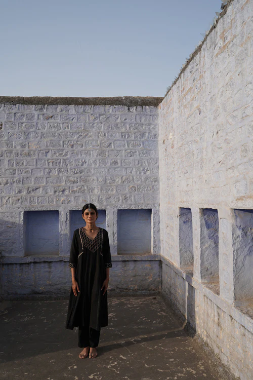 Urmul 'Barkhar'  Handloom Kurti set (Kurti,Pant) - Image 5