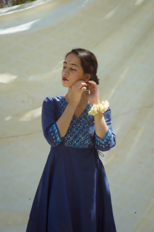 Urmul 'Bavari' Sitara'  Kurti (2Pc Kurta And Pant  ) - Image 4
