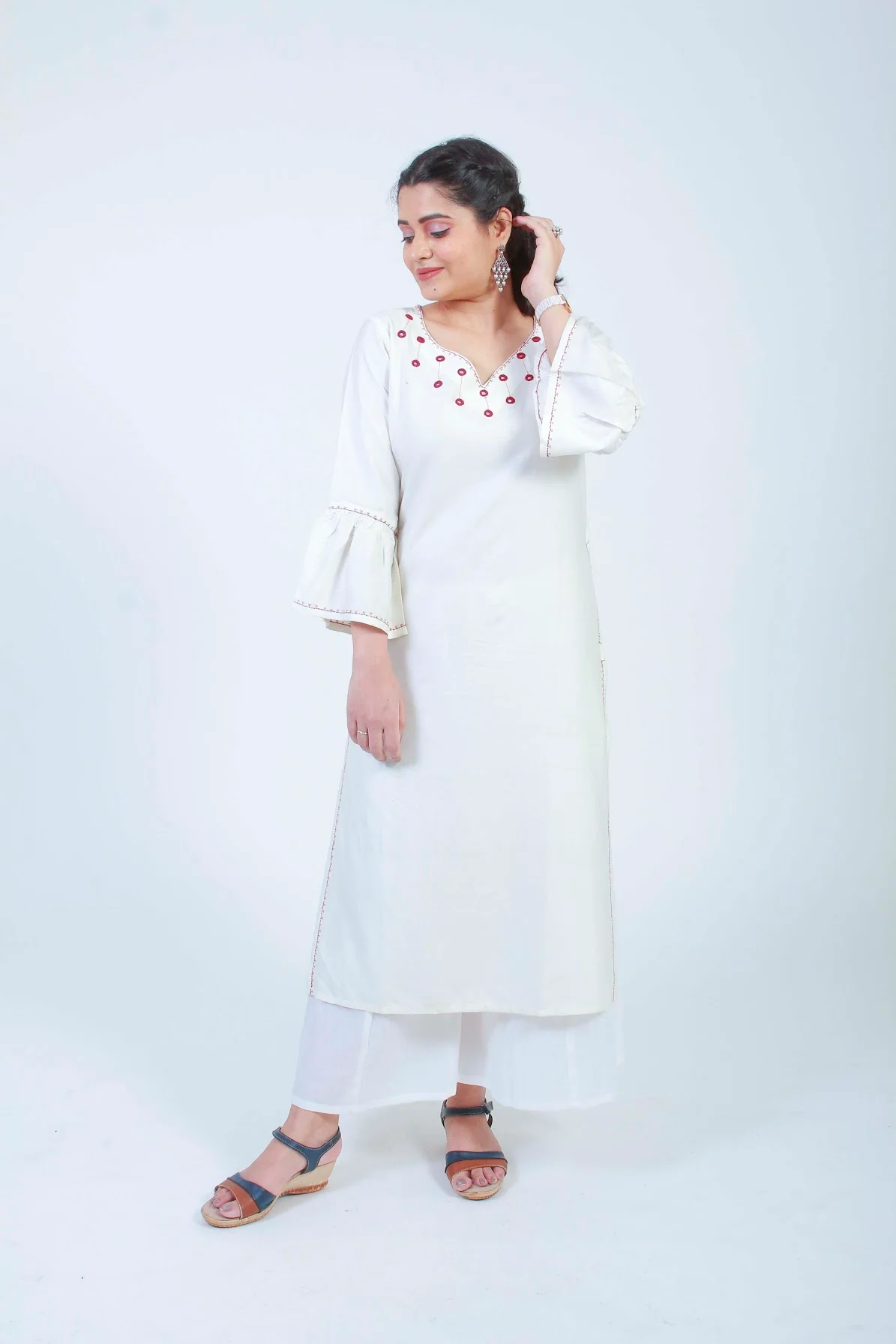 Urmul 'Bella' Hand Embroidered white cotton silk kurta - Image 3