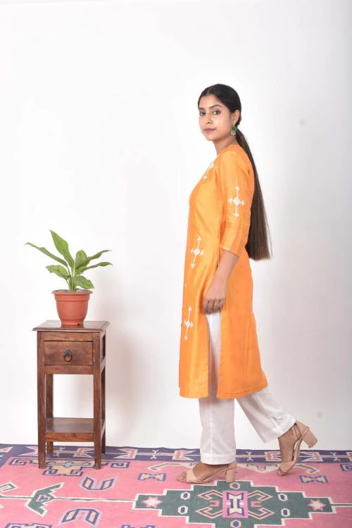 Urmul 'champa' Hand Embroidered mustard chanderi kurta - Image 4