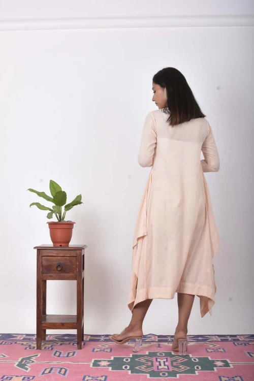 Urmul "Chandani" hand embroidered Chanderi kurta. - Image 5