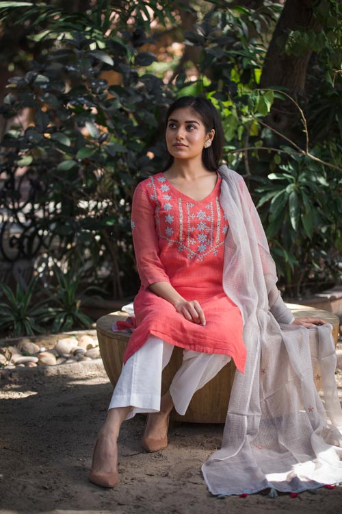 Urmul 'Charu' Hand Embroidered pink kotta doriya kurta . 2pc set (kurta and dupatta) - Image 6