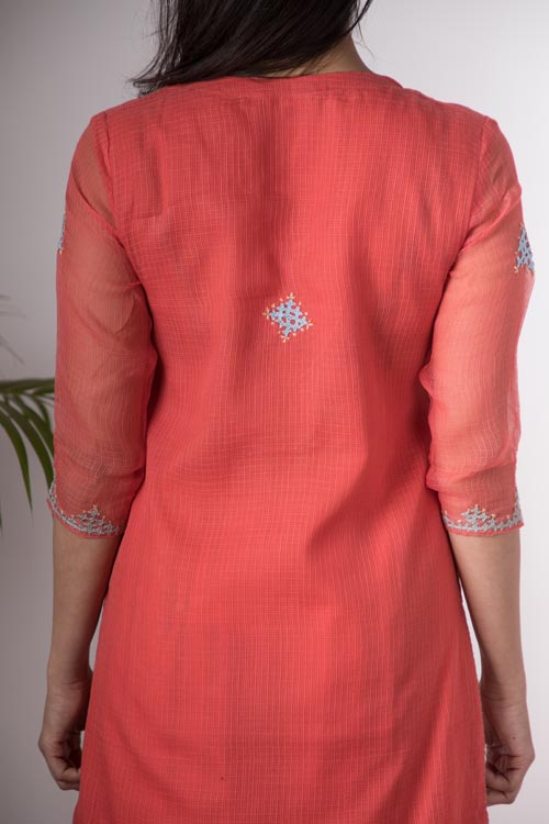 Urmul 'Charu' Hand Embroidered pink kotta doriya kurta . 2pc set (kurta and dupatta) - Image 8