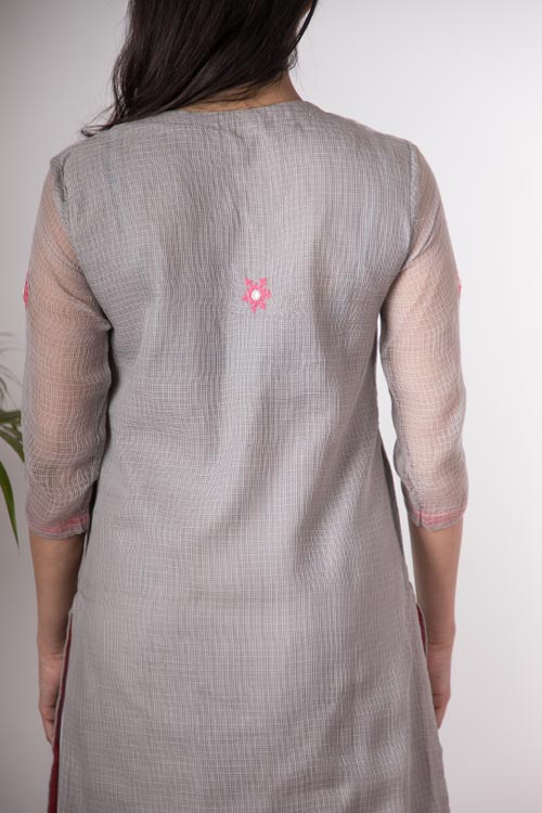 Urmul 'Dhara 'Hand Embroidered grey kotta doriya kurta . 2pc set (kurta and dupatta) - Image 4