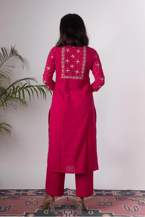 Urmul 'Dholamaru' Hand Embroidered Cotton Kurta Pant Set (2Piece Set) - Image 3