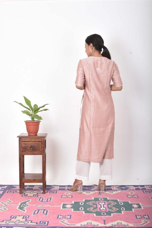 Urmul 'diti' Hand Embroidered soft peach cotton chanderi kurta - Image 4