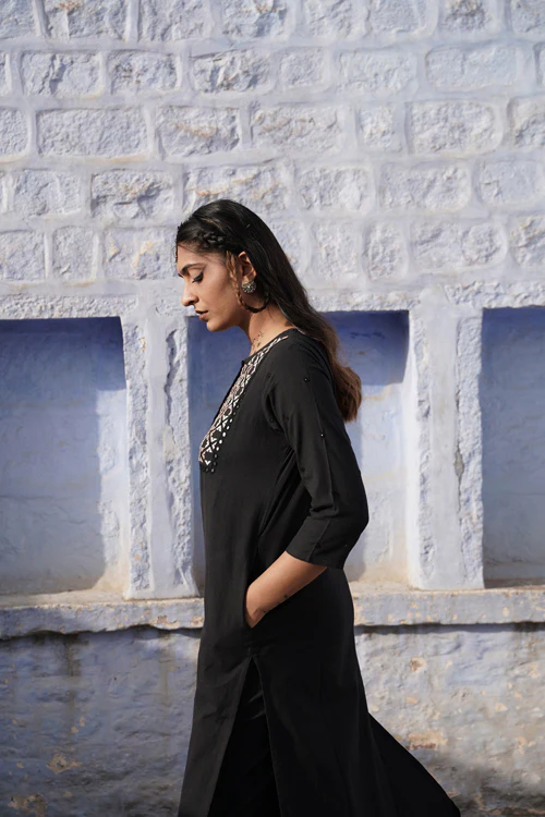Urmul 'Faiz' Handloom Kurti set (Kurti,Pant ) - Image 6