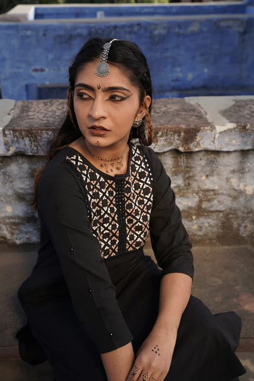 Urmul 'Faiz' Handloom Kurti set (Kurti,Pant ) - Image 8