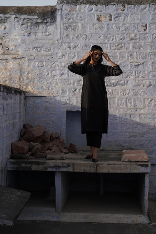 Urmul 'FASANA' Handloom Kurti set (Kurti,Pant ) - Image 3