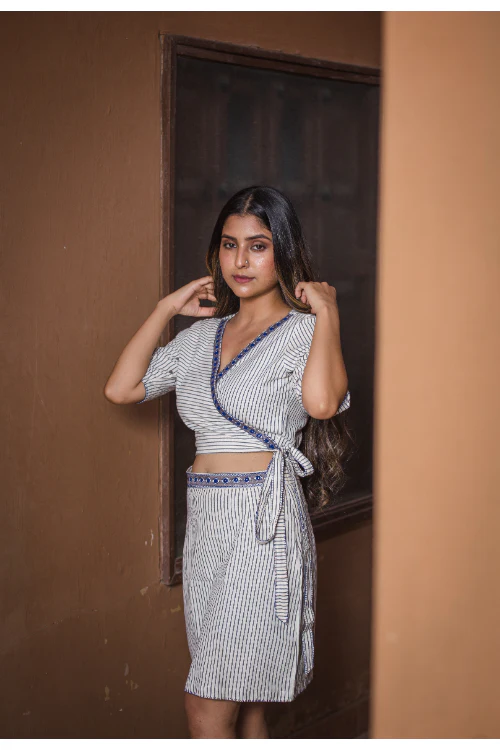 Urmul 'Neshama' Handloom Embroidered Skirt and top set (2pc skirt and top) - Image 3