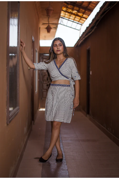 Urmul 'Neshama' Handloom Embroidered Skirt and top set (2pc skirt and top) - Image 4