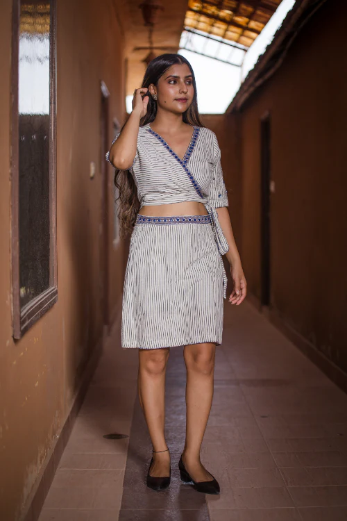 Urmul 'Neshama' Handloom Embroidered Skirt and top set (2pc skirt and top) - Image 5