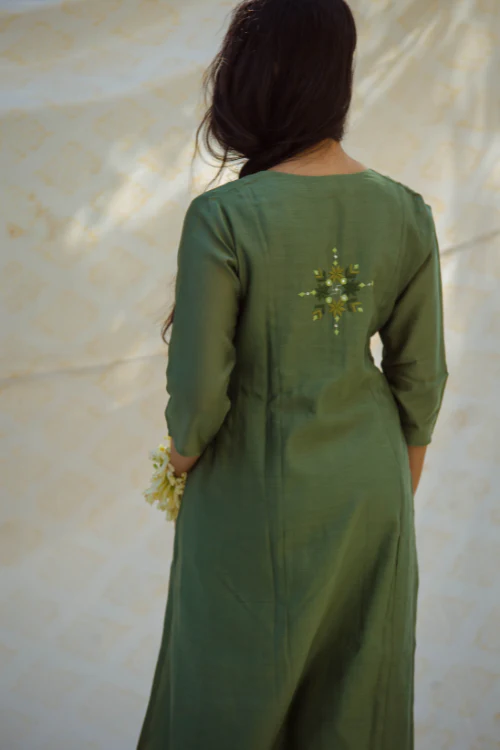 Urmul 'Sathya' Sitara' Kurti (2Pc Kurta And Pant ) - Image 4