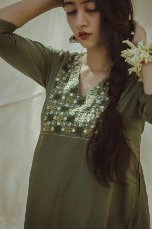 Urmul 'Sathya' Sitara' Kurti (2Pc Kurta And Pant ) - Image 7