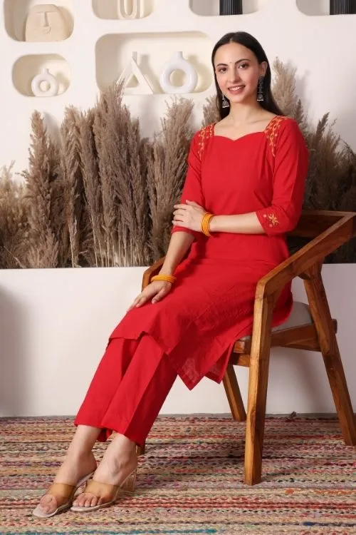 Urmul Soof Embroidery RANGU Red Kurta - Pant Set - Image 4