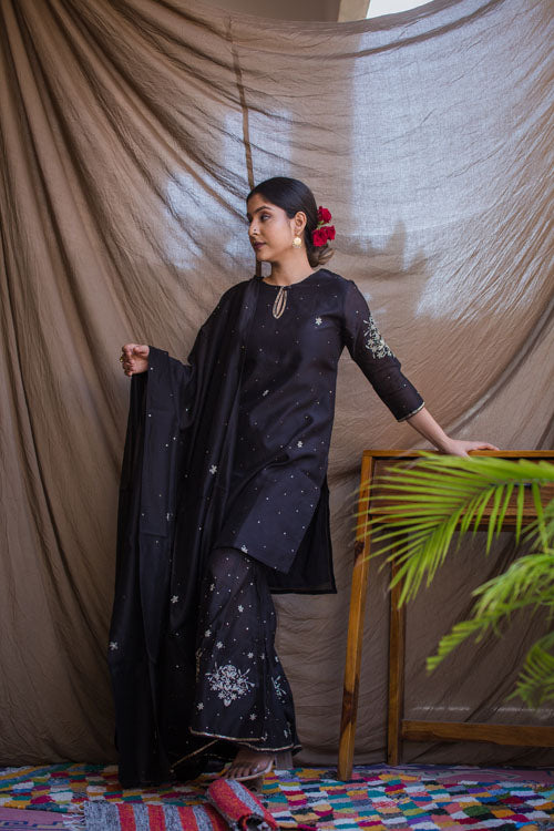 Urmul'Souma' Festive' Chanderi Kurti.(3Pc Kurta,Sharara And Dupatta Set) - Image 3