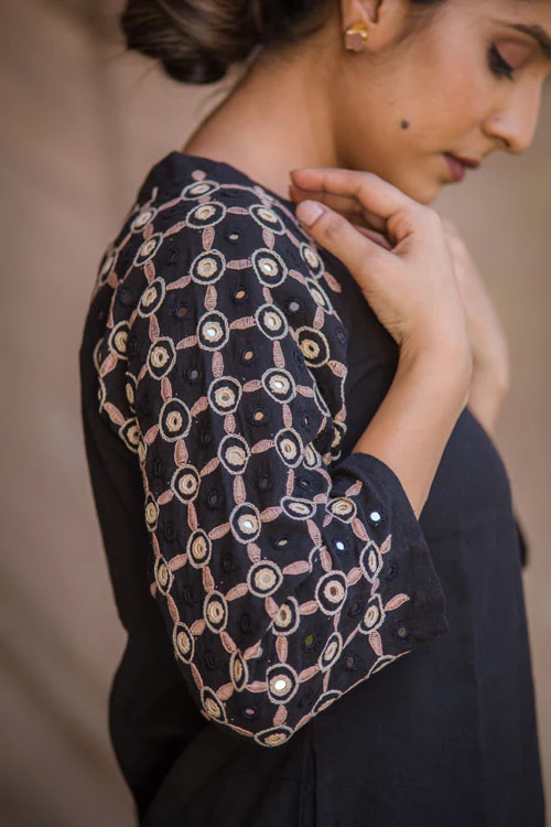 Urmul 'Sukoon' Handloom Kurti Set.(Kurti,Pant) - Image 3