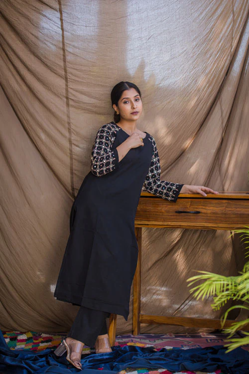 Urmul 'Sukoon' Handloom Kurti Set.(Kurti,Pant) - Image 4