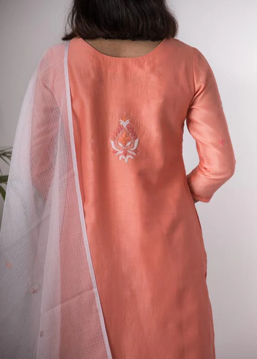 Urmul 'Tulip'Hand Embroidered Salmon chanderi kurta . 2pc set (kurta and dupatta) - Image 4