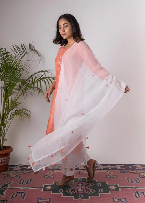 Urmul 'Tulip'Hand Embroidered Salmon chanderi kurta . 2pc set (kurta and dupatta) - Image 5