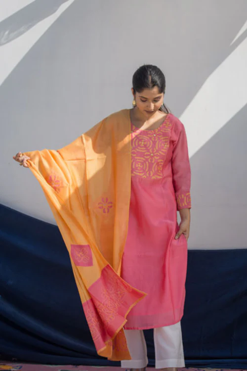 Urmul'Aakriti' Festive' Chanderi Kurti.(2Pc Kurta And Dupatta Set) - Image 4