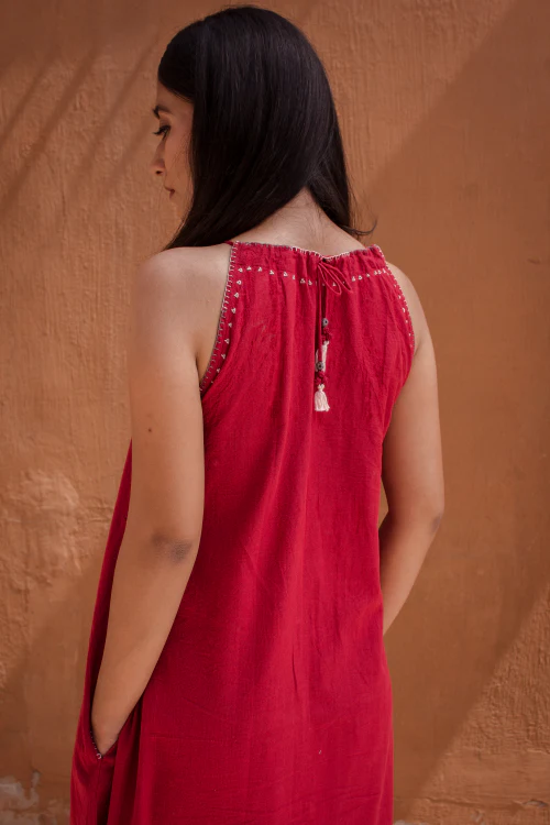 Urmul'Mahjabeen' Laal Ishq Cotton halter neck dress. - Image 3