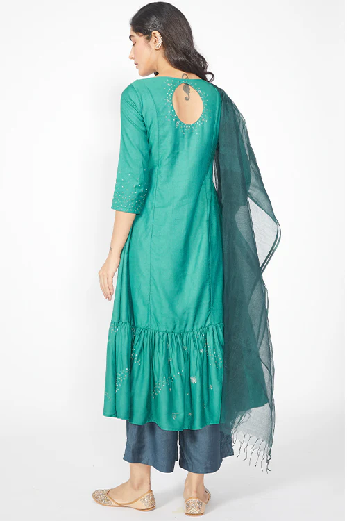 Okhai 'Utopia' Embroidered Kurta Pant Dupatta Set - Image 3
