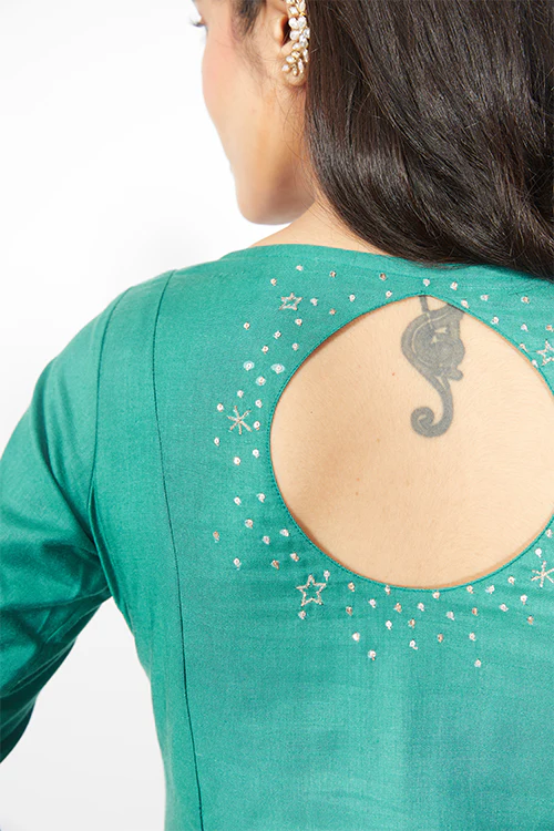 Okhai 'Utopia' Embroidered Kurta Pant Dupatta Set - Image 4