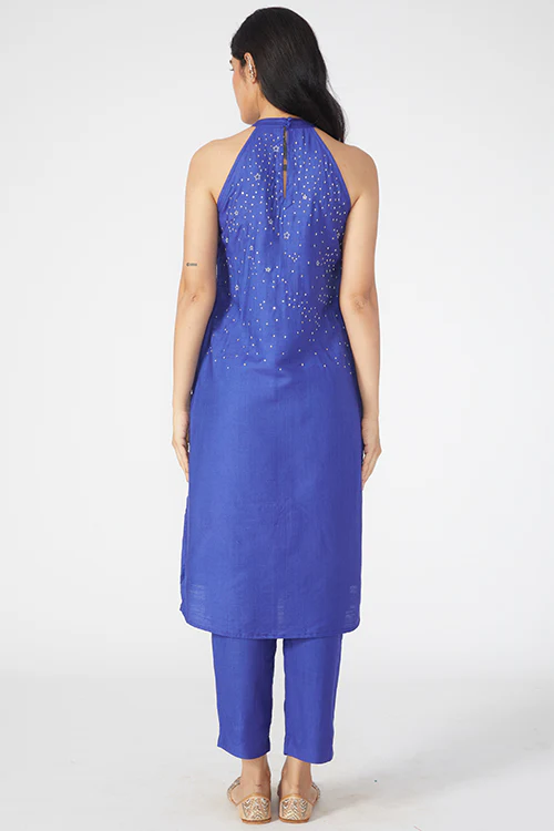 Okhai 'Venus' Embroidered Kurta Pant Dupatta Set - Image 3