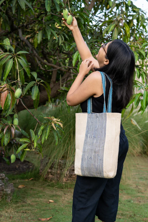Vidya Hand-Woven Tote Bag - Image 5