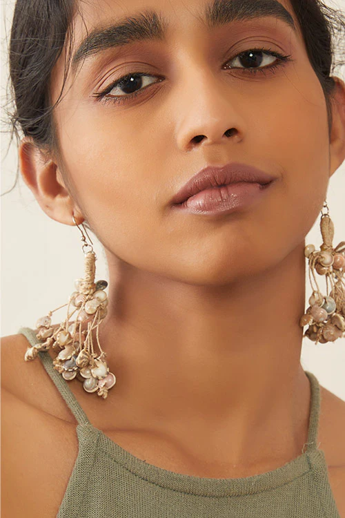 Whe Long Jute Shell Tassel Earring