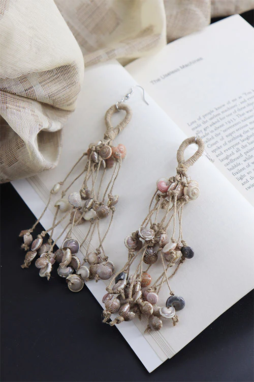 Whe Long Jute Shell Tassel Earring - Image 3