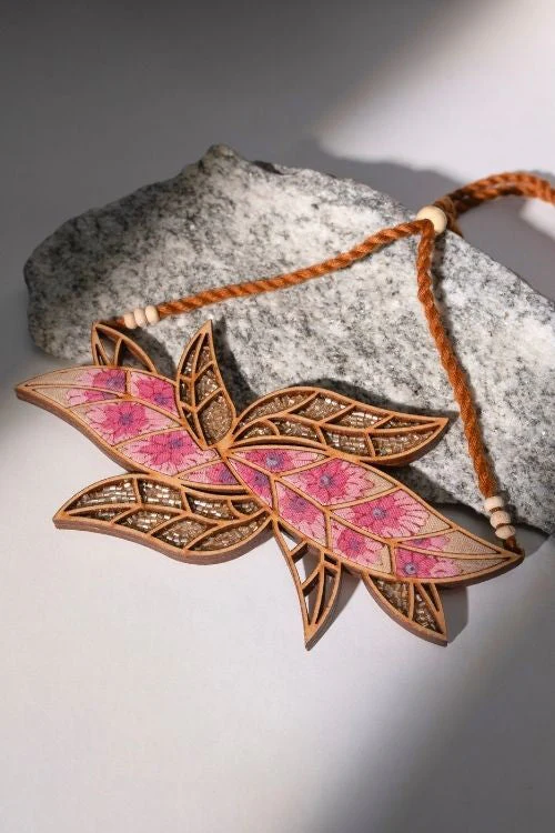 WHE Pink Bloom Leaf Motif Repurposed Fabric And Wood Necklace - Image 8