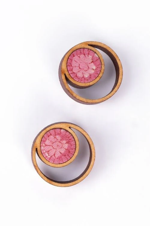 WHE Pink Repurposed Fabric And Wood Studs - Image 8