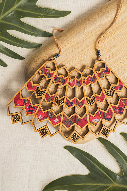 Whe Red Wave Pattern Necklace - Image 2