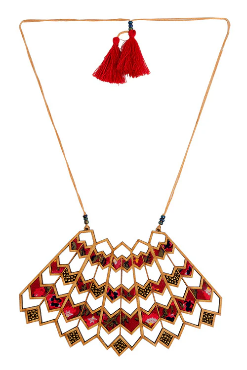 Whe Red Wave Pattern Necklace - Image 4