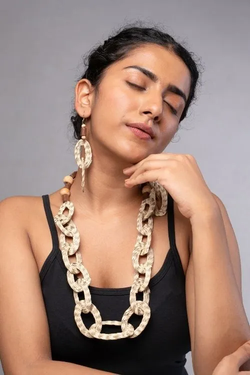 WHE Sabai Grass Handweaving Loop Necklace