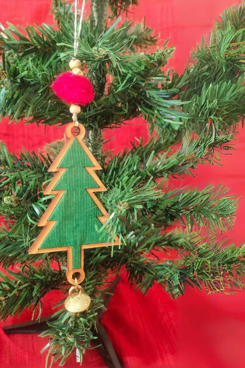 WHE Solid Green Christmas Tree Repurposed Wood & Upcycled Fabric Reversible Christmas charm Combo Of 3 - Image 3