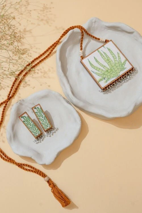 WHE Two In One Floral Pink And Green Square Repurposed Fabric And Wood Pendant - Image 19