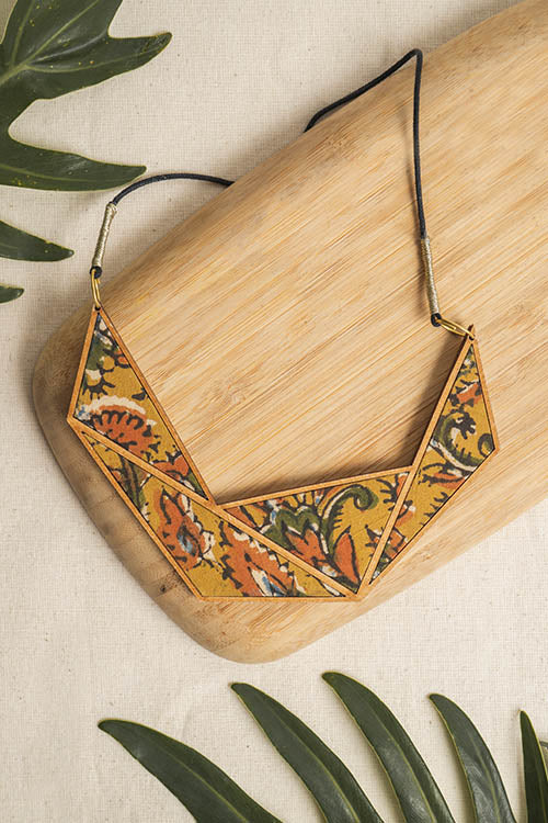 Whebyabira Connecting Triangle Kalamkari Mdf Necklace - Image 3