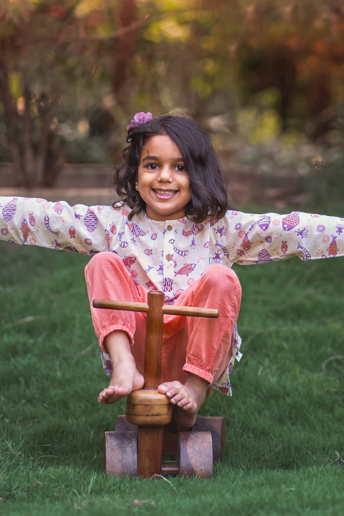 Whitewater Kids Unisex Organic Koi Peach Kurta Top With Pants - Image 2